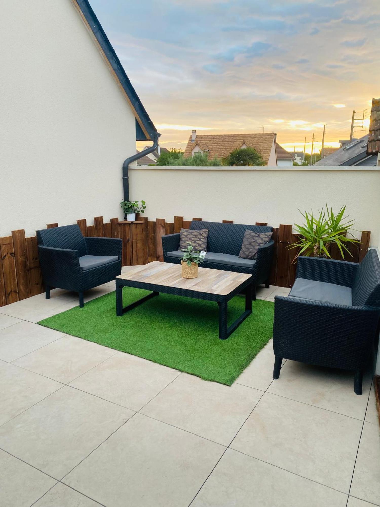Maison De Ville Avec Terrasse Lion-sur-Mer Exteriör bild